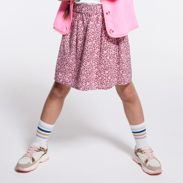 تنورة وردية اللون انسيابية مطبوع عليها صورة فهد، للفتيات